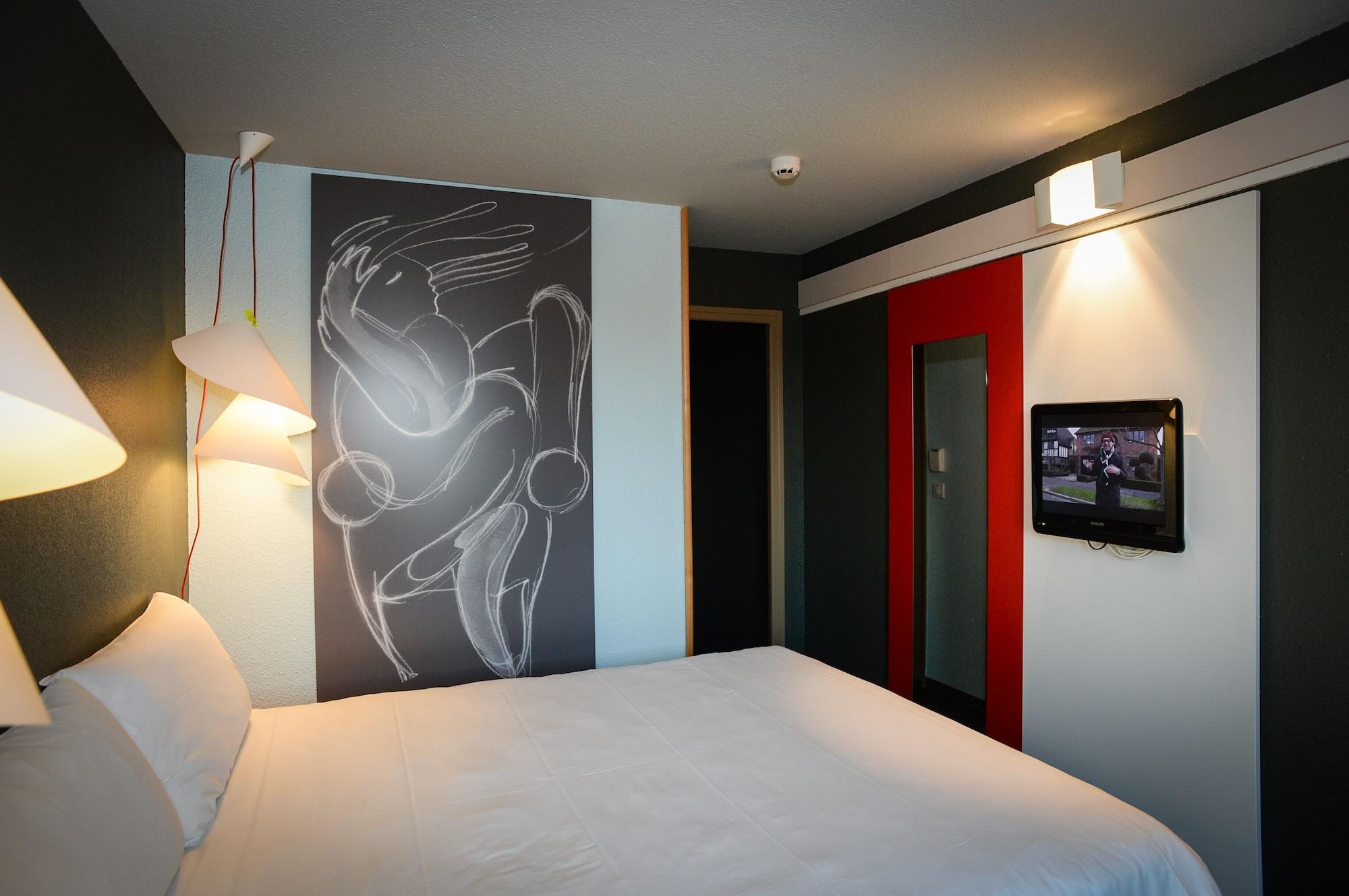 ibis Saint-Lô Hotel Ngoại thất bức ảnh