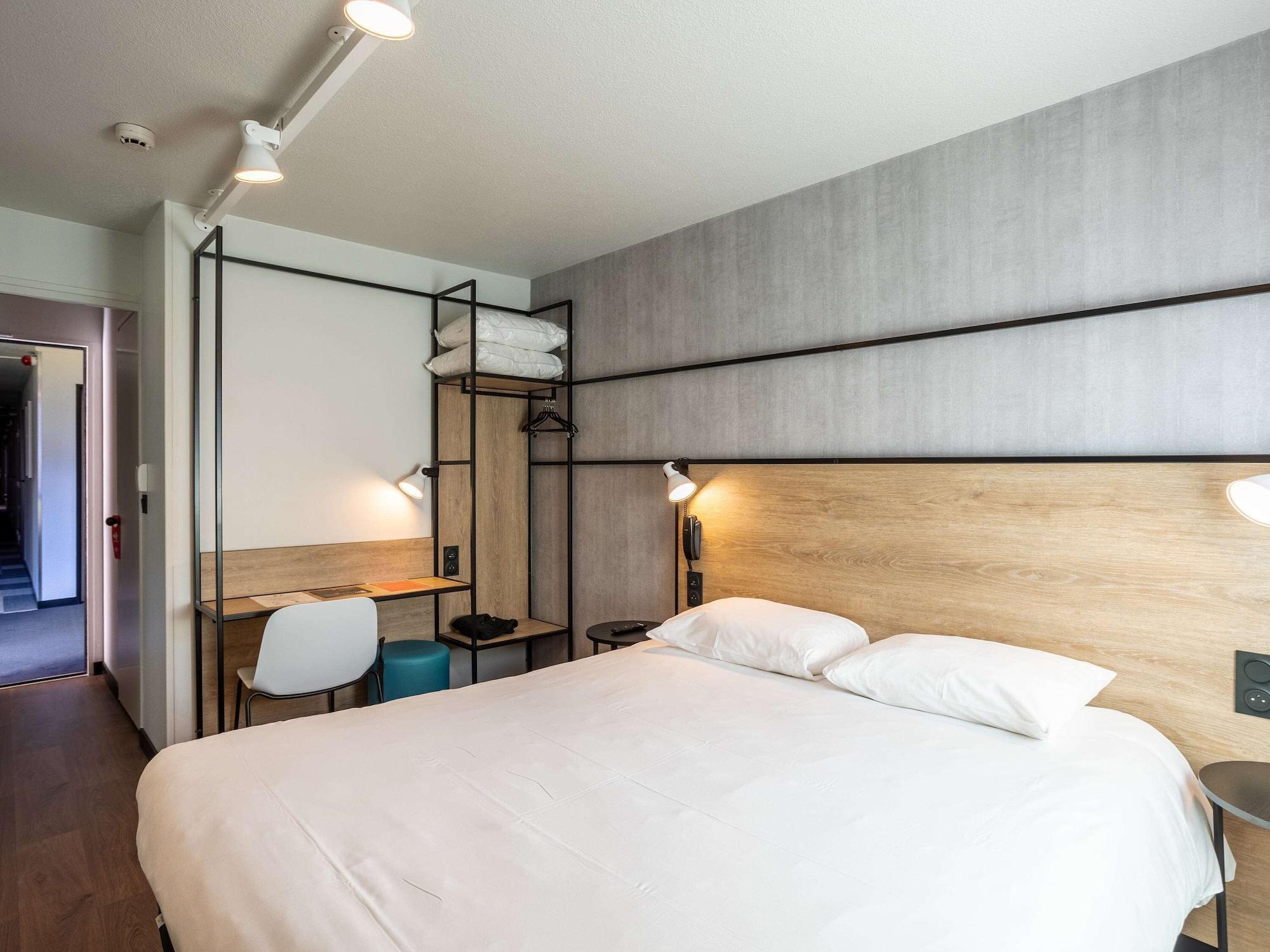 ibis Saint-Lô Hotel Ngoại thất bức ảnh