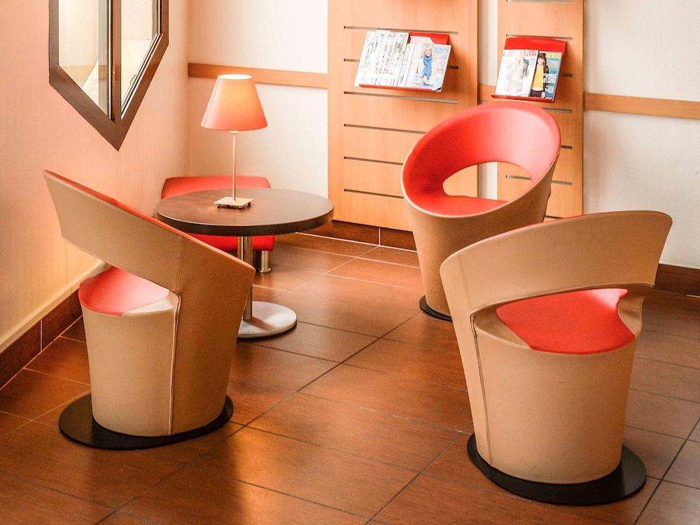 ibis Saint-Lô Hotel Ngoại thất bức ảnh