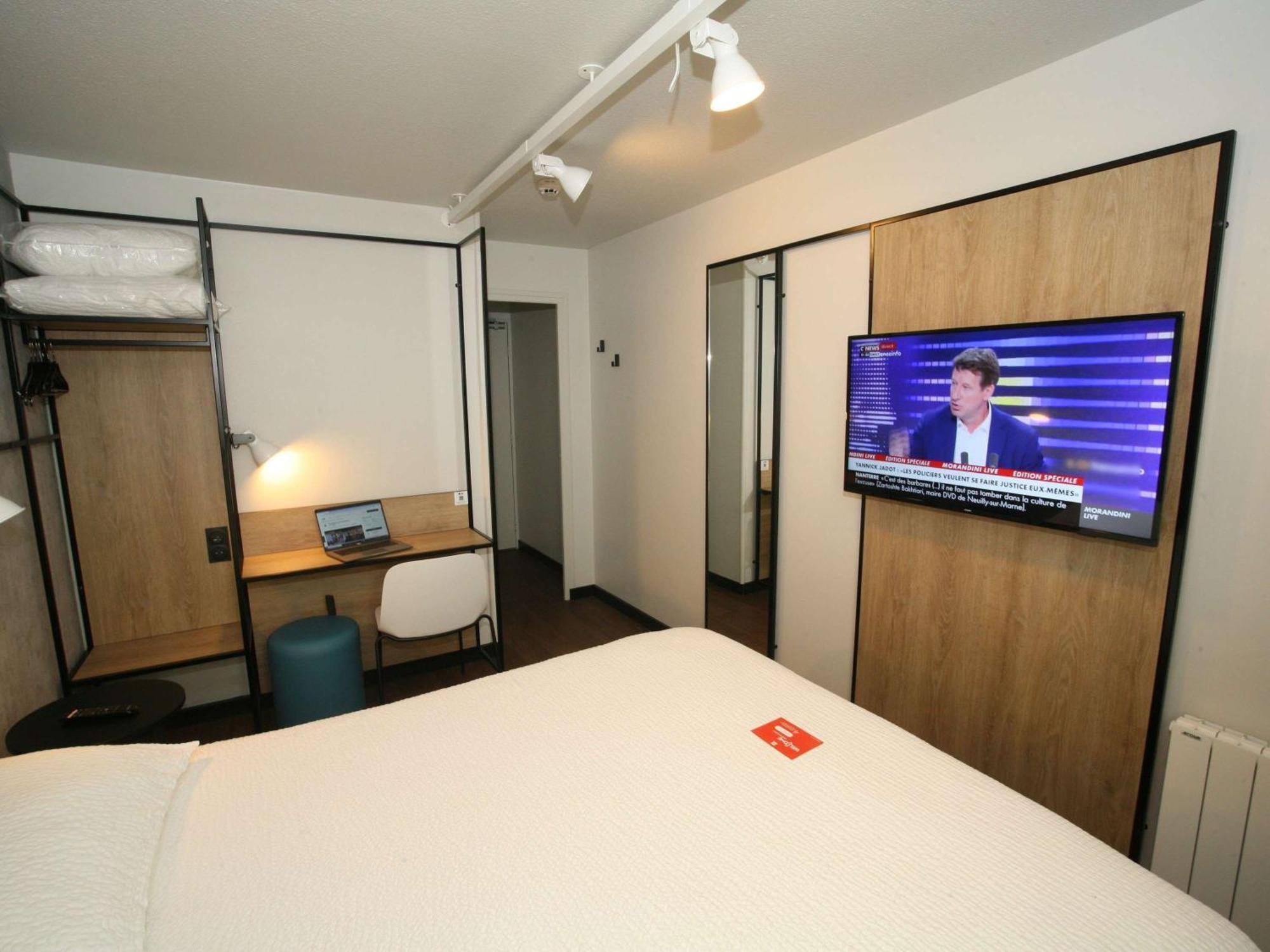 ibis Saint-Lô Hotel Ngoại thất bức ảnh