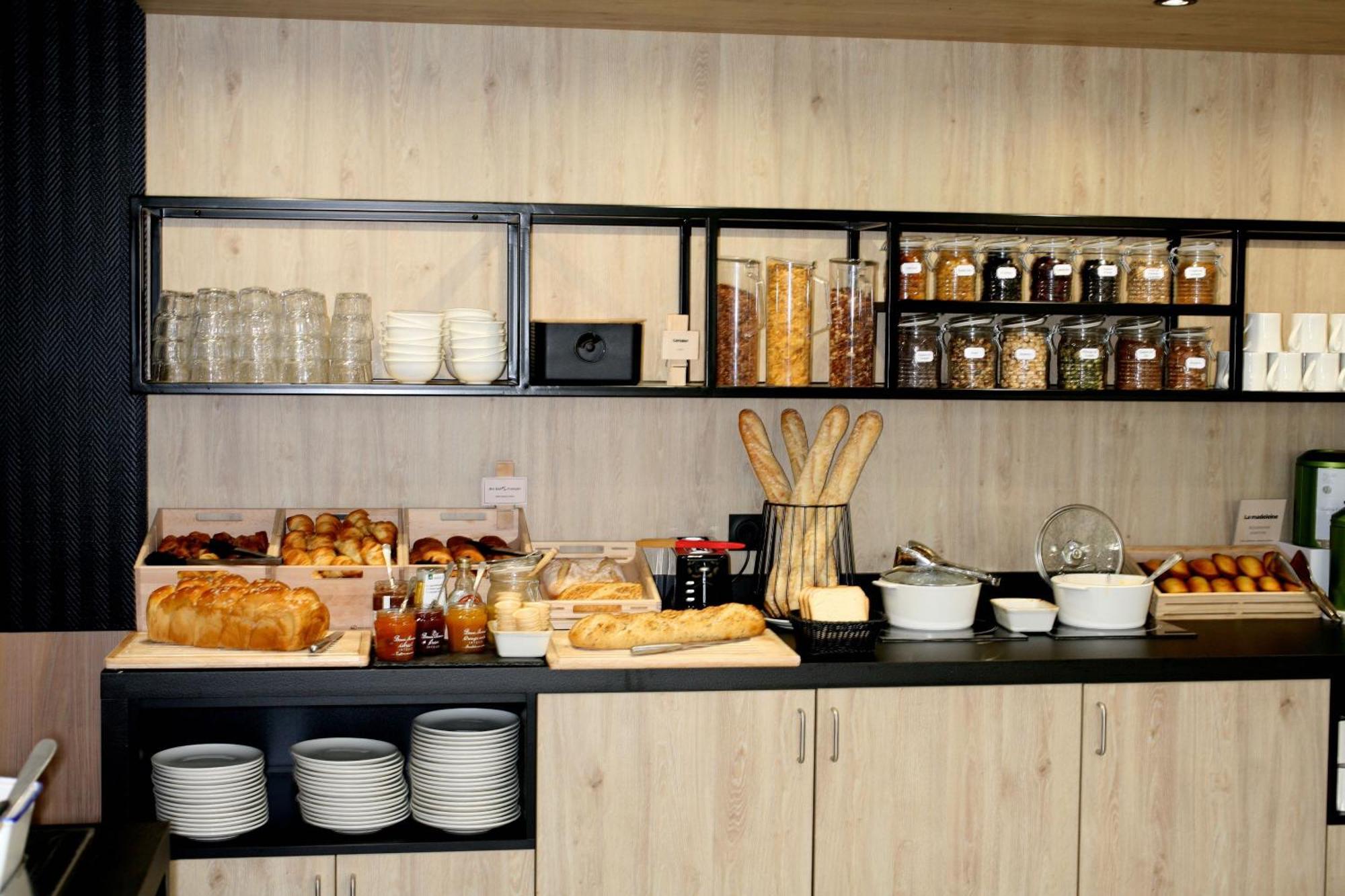 ibis Saint-Lô Hotel Ngoại thất bức ảnh