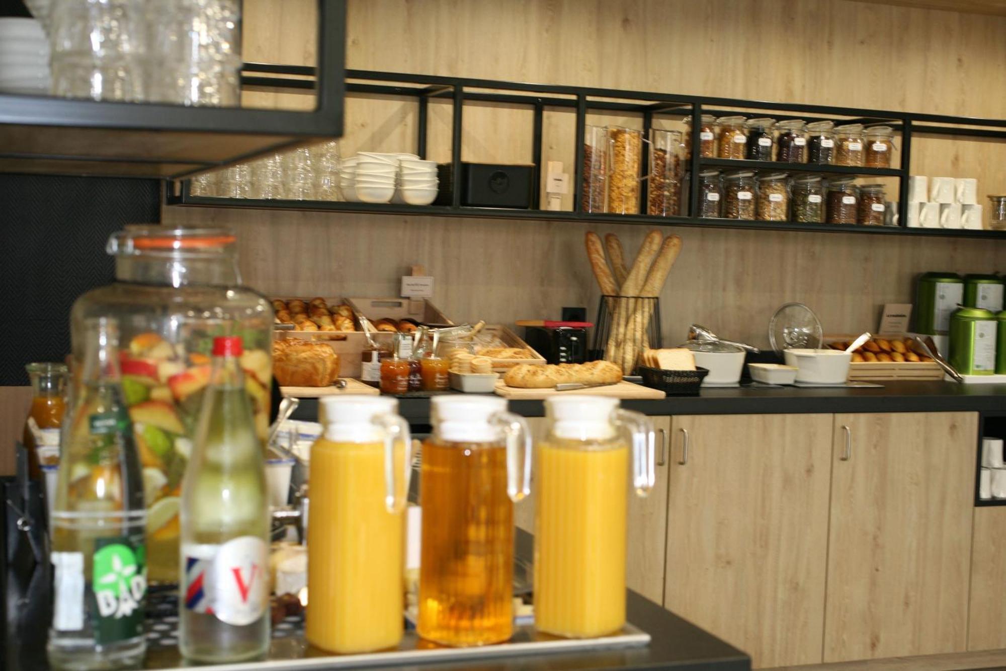 ibis Saint-Lô Hotel Ngoại thất bức ảnh