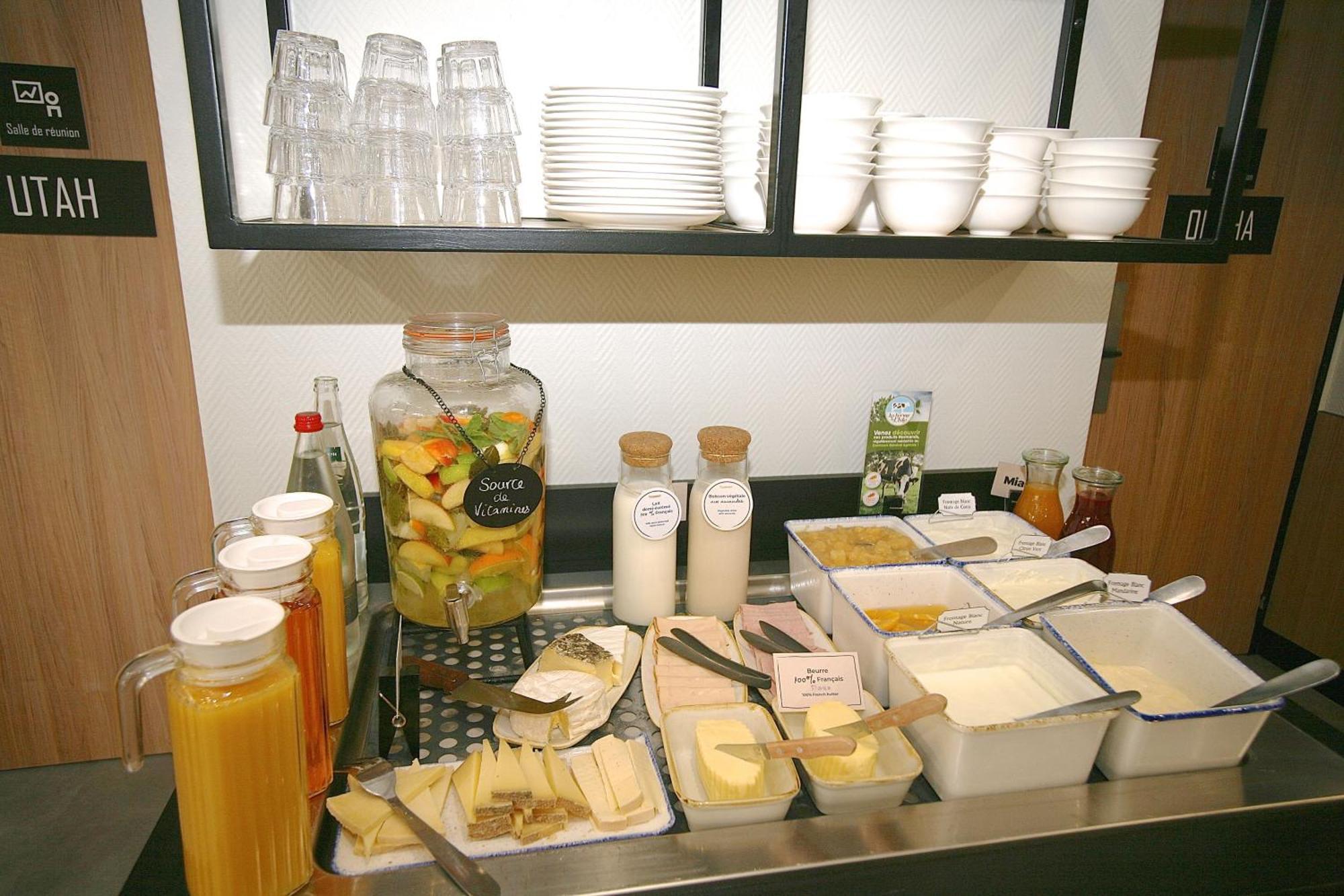 ibis Saint-Lô Hotel Ngoại thất bức ảnh